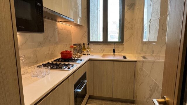 ef9df567-6c3b-4d9d-acd4-43f7c6ee9744